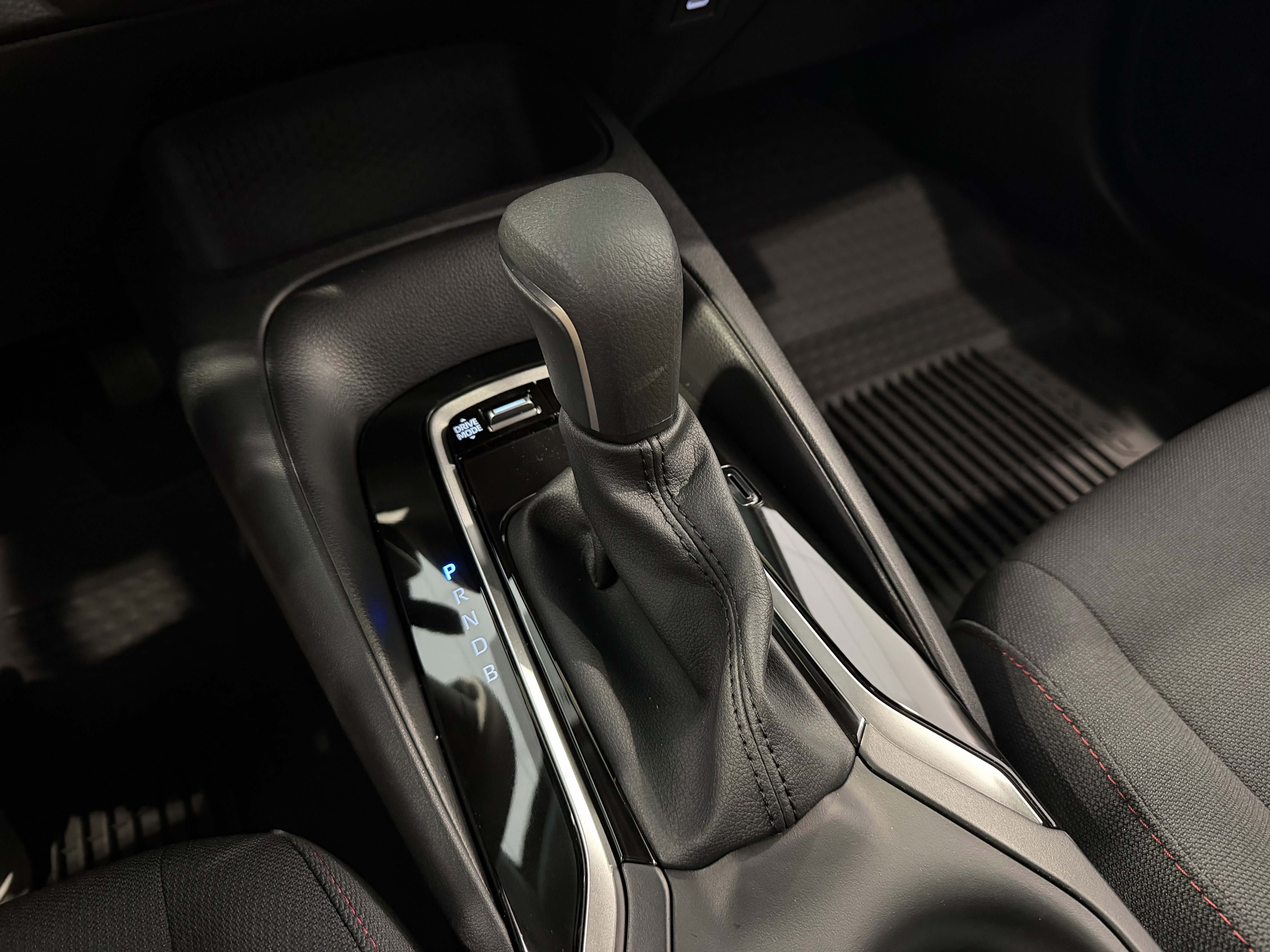 2026 Toyota Corolla SE - Photo 39