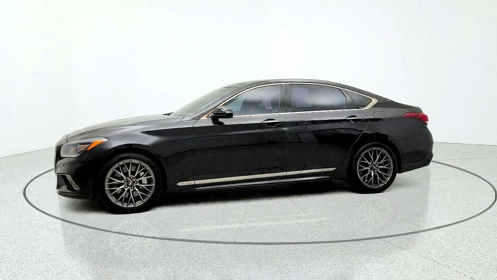 Used 2018 Victoria Black Genesis 3.3T Sport RWD image 8