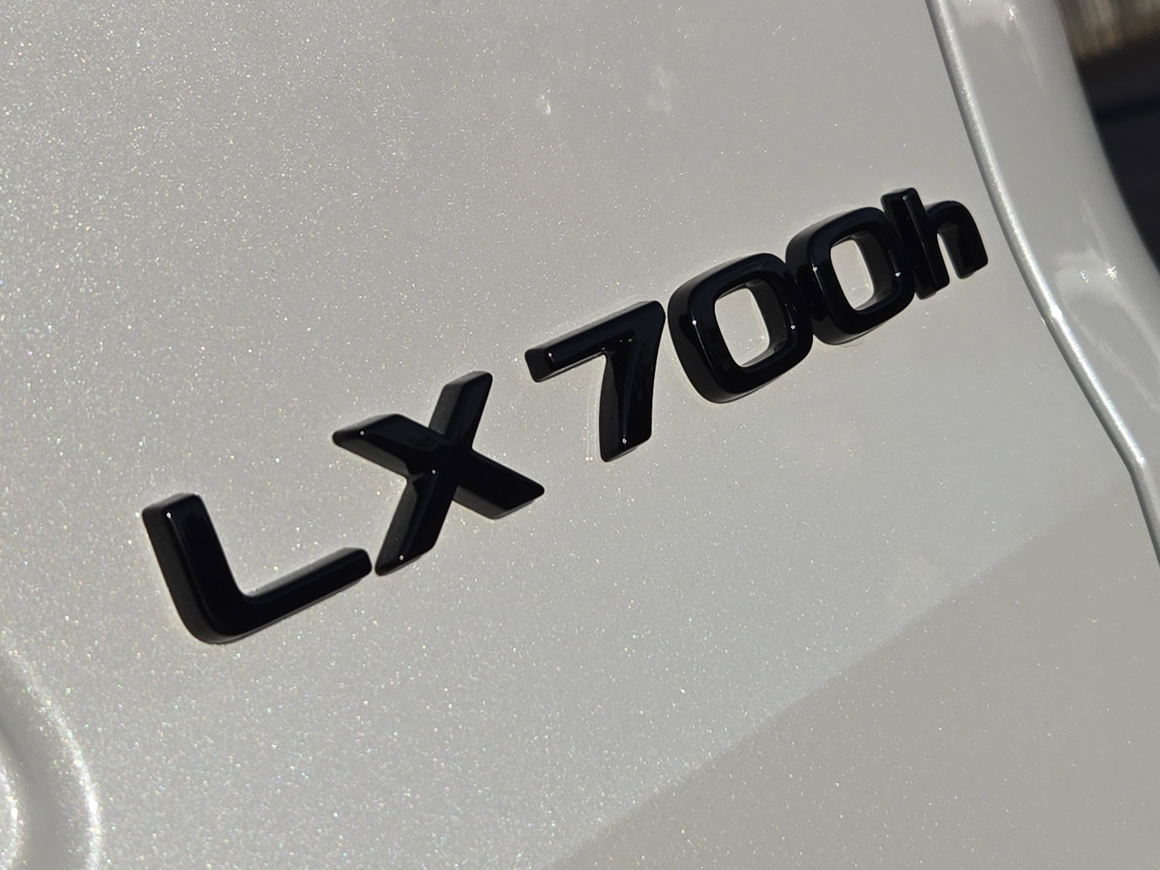 2026 Lexus LX 700h Luxury - Photo 7