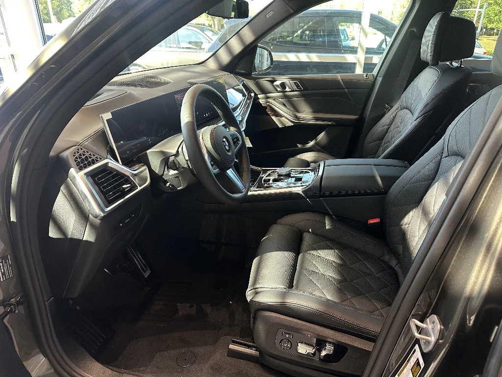New 2026 Manhattan Green Metallic BMW xDrive40i image 12