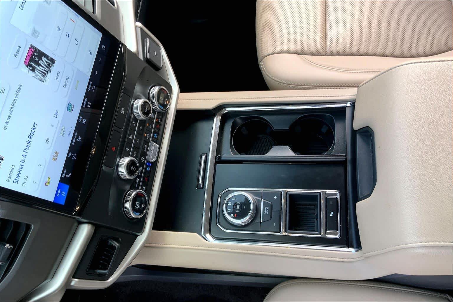 Used 2022 Star White Metallic Tri-Coat Ford XLT image 17