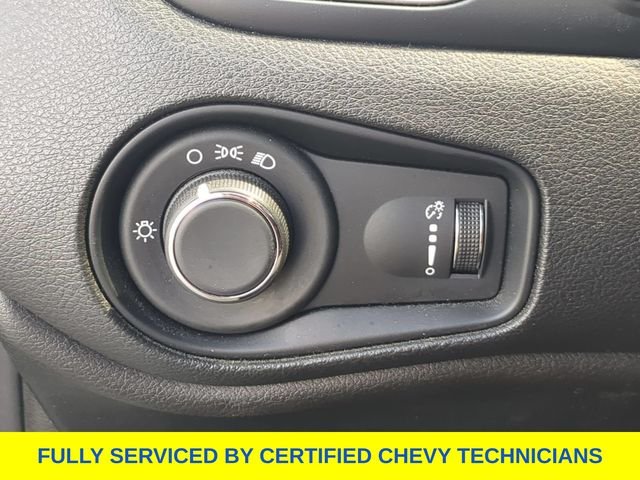 Used 2023 Gray Jeep Latitude image 26