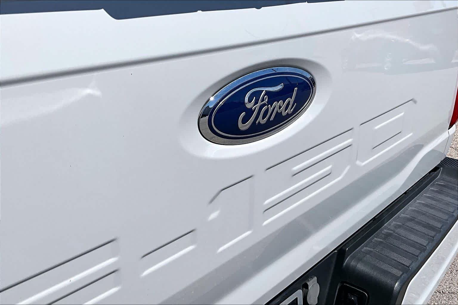 Used 2023 Avalanche Gray Ford XL image 29