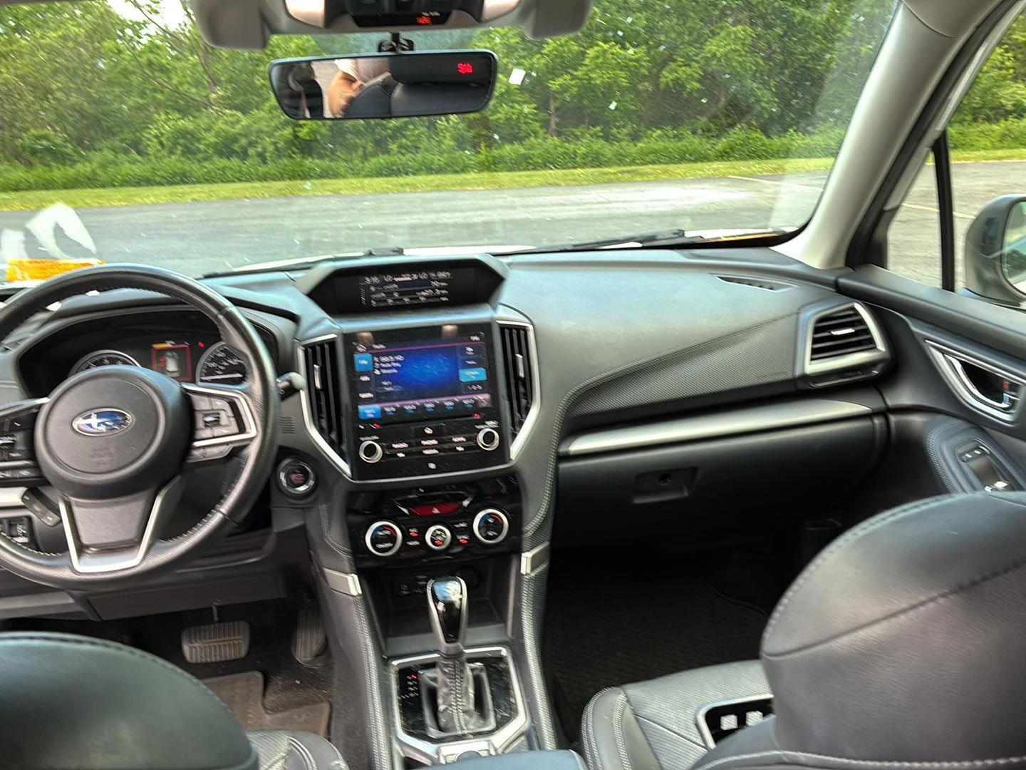 Used 2019 Crystal White Pearl Subaru Limited image 10