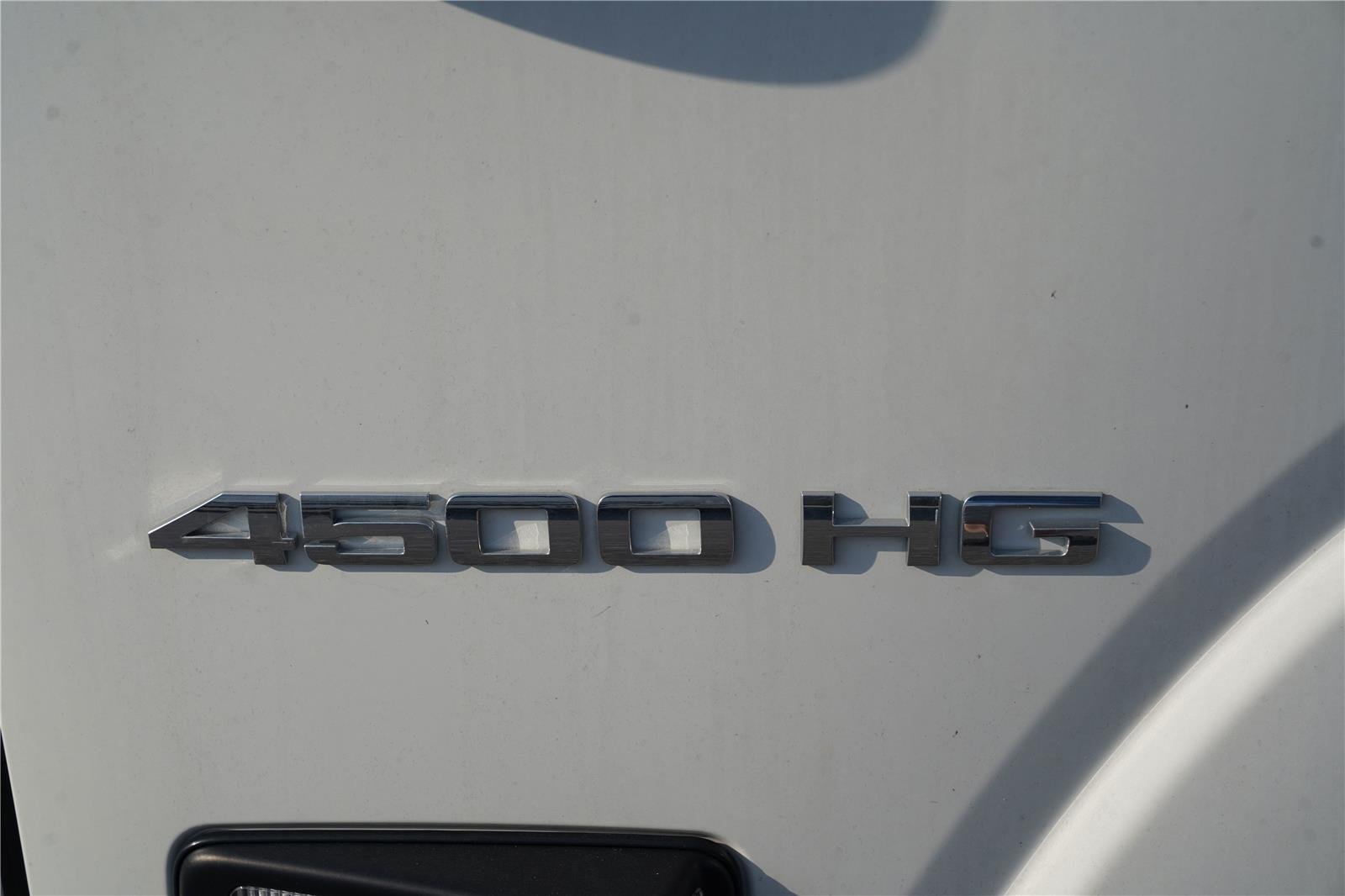 New 2024 Arc White Chevrolet  image 7