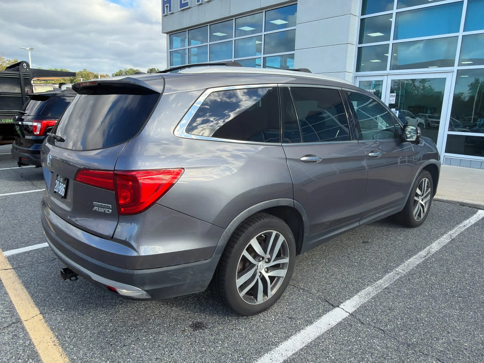 Used 2016 Modern Steel Metallic Honda Touring image 6