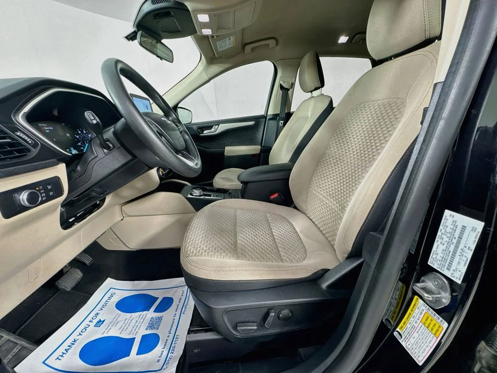 Used 2020 Black Ford SE image 25