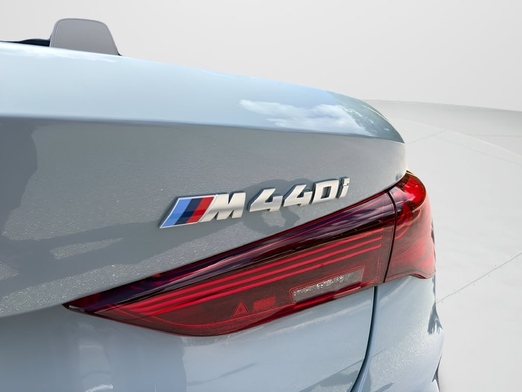 New 2027 Brooklyn Grey Metallic BMW M440i xDrive image 31