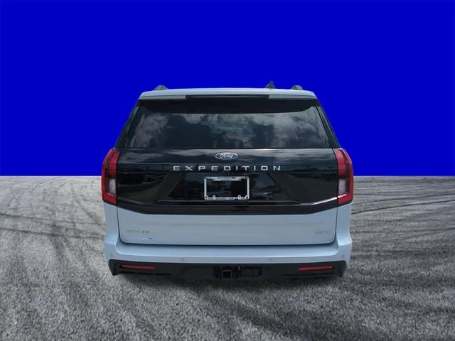 New 2026 Space Silver Metallic Ford MAX Active image 5