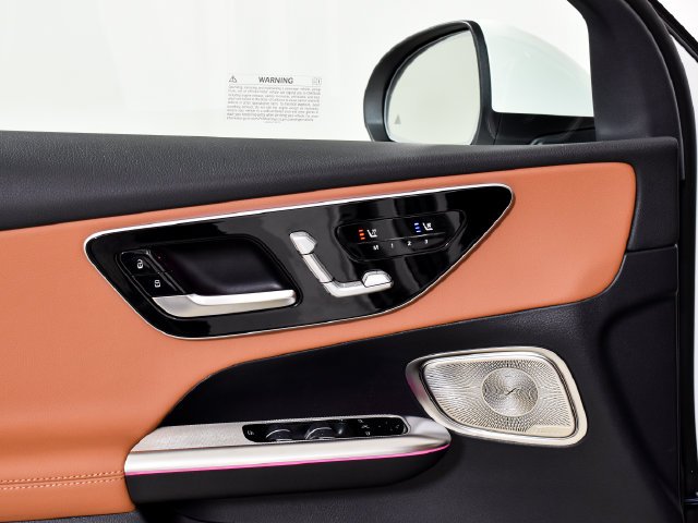 New 2027 Polar White Mercedes-Benz GLC 300 image 17