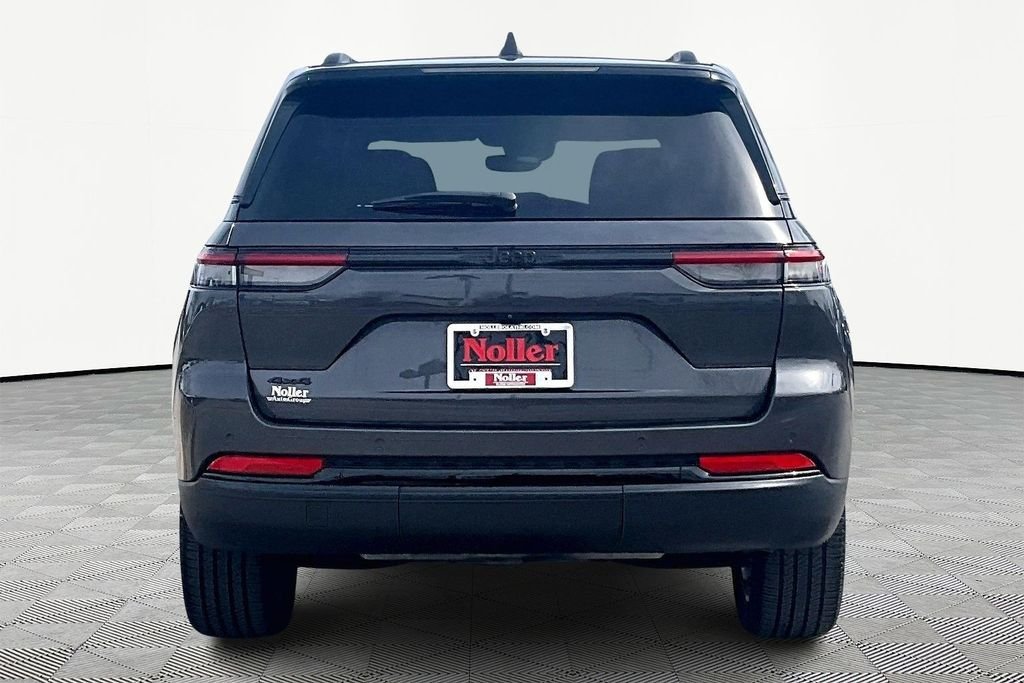 2023 Jeep Grand Cherokee Altitude - Photo 4