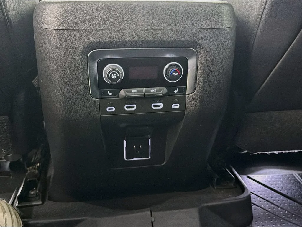 Used 2021 Summit White Chevrolet High Country image 23
