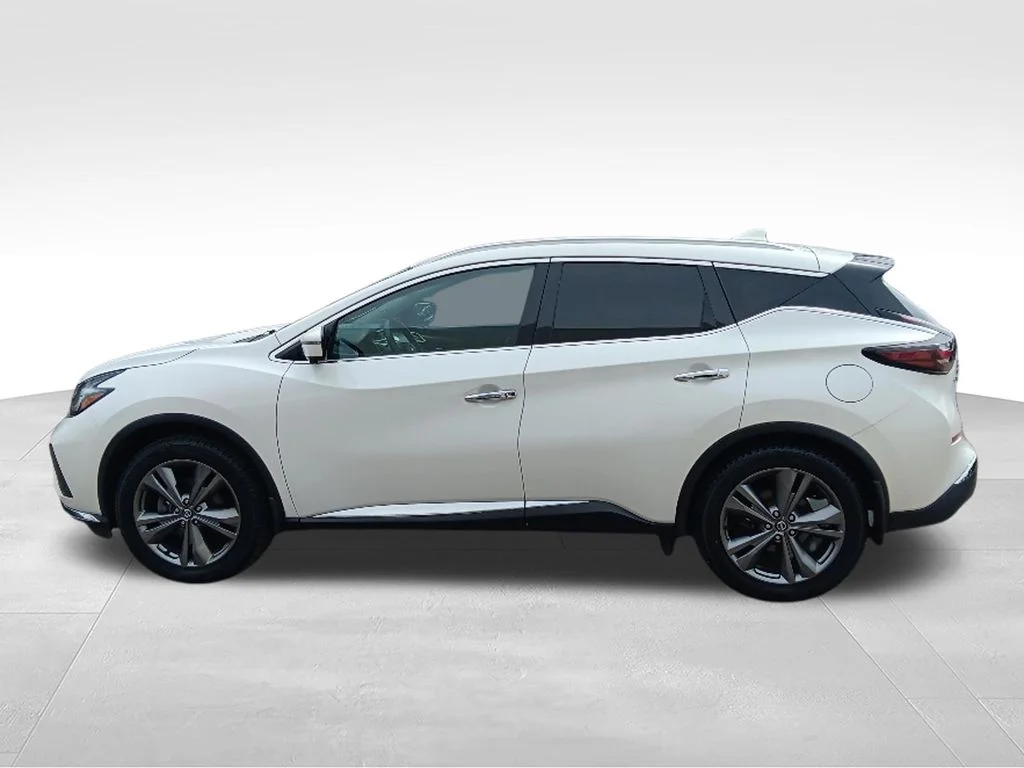Used 2020 Pearl White Tricoat Nissan Platinum image 4