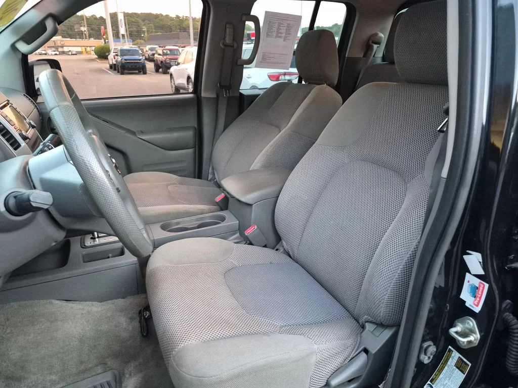 Used 2016 Magnetic Black Nissan SV image 11