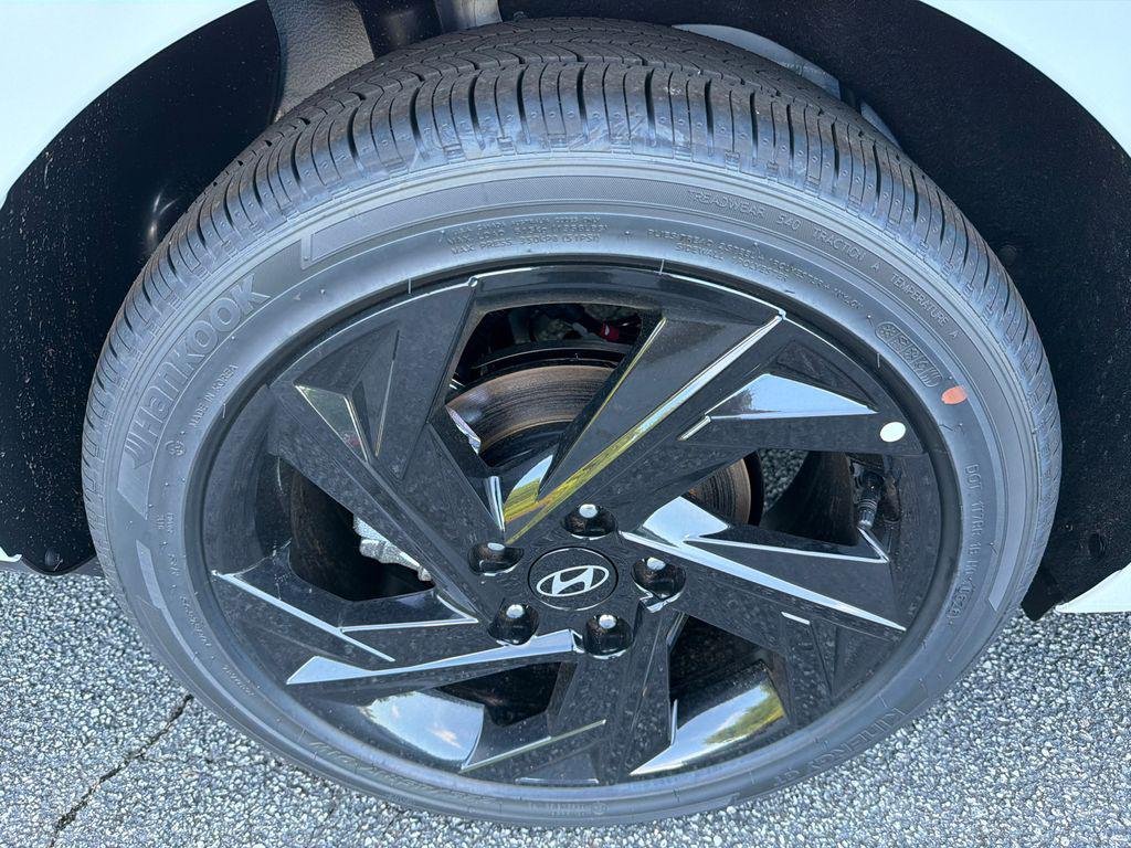 New 2026 White Hyundai SEL Sport image 17