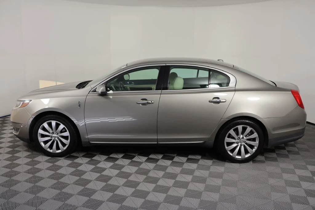 Used 2015 Luxe Lincoln  image 5
