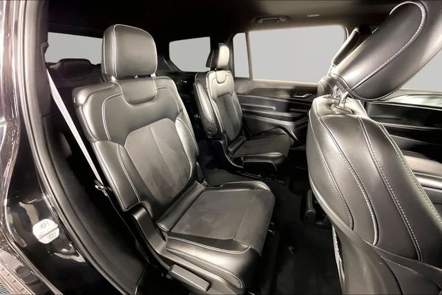 Used 2023 Black Jeep Altitude image 24