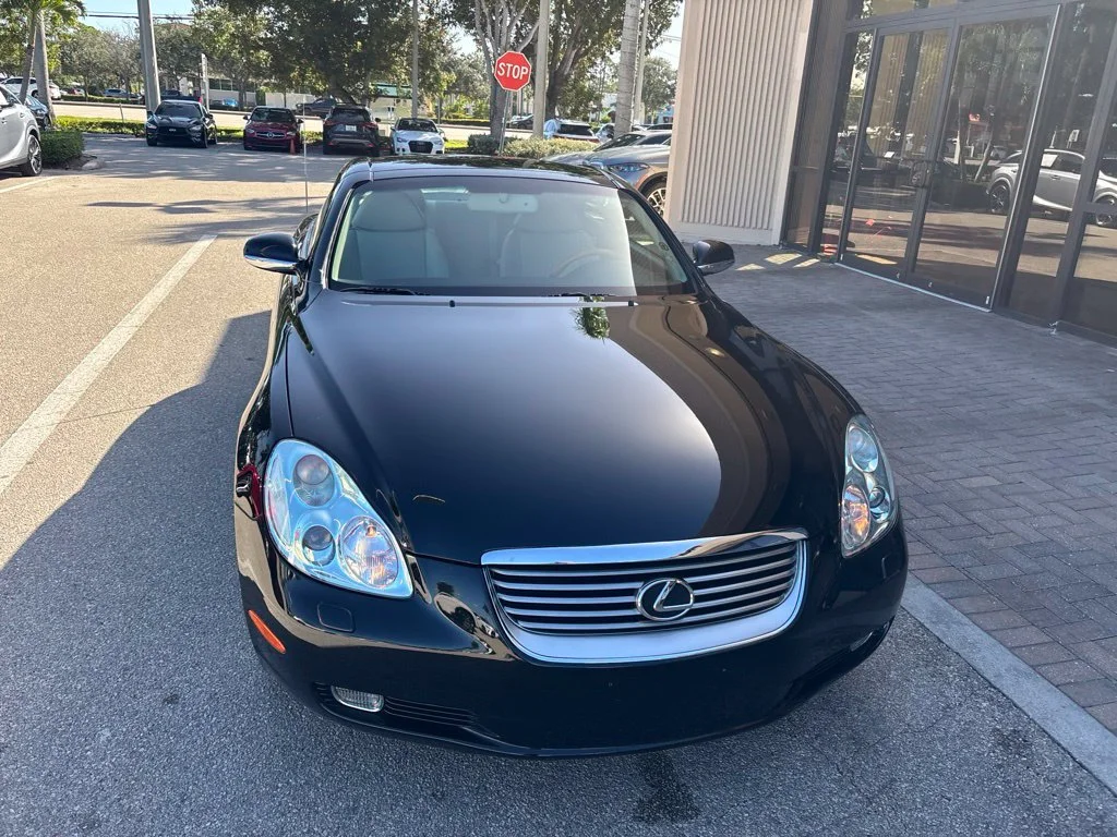 Used 2005  Lexus 430 image 4