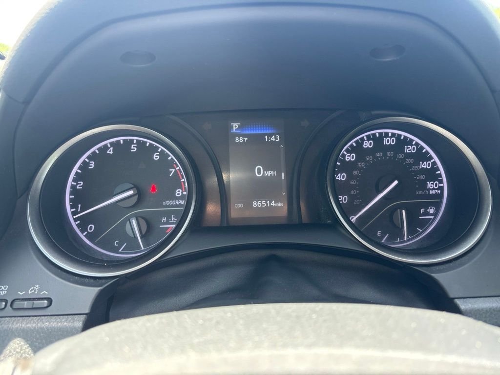 Used 2023 Ice Toyota SE image 21