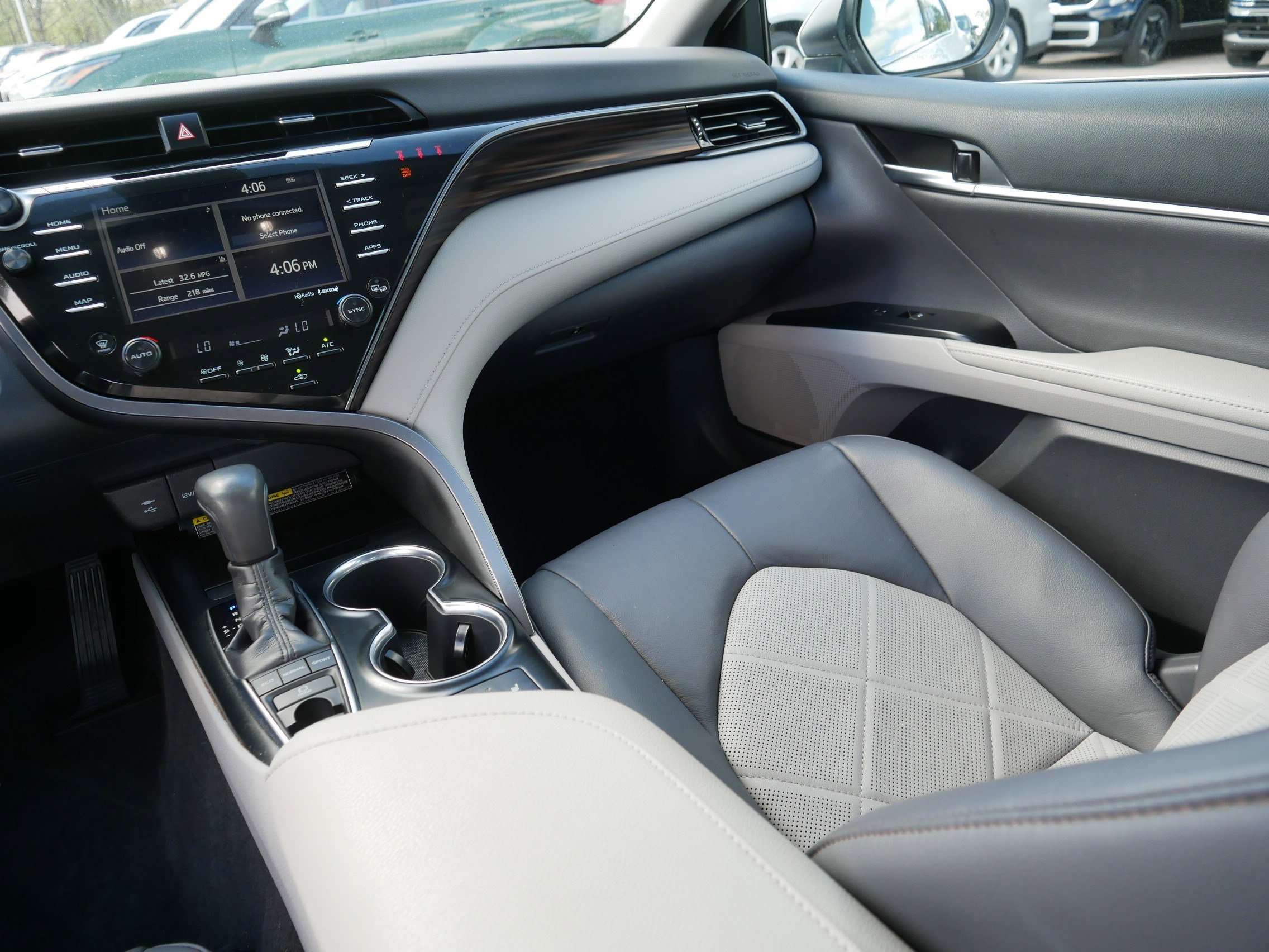 Used 2019 Wind Chill Pearl Toyota XLE image 11