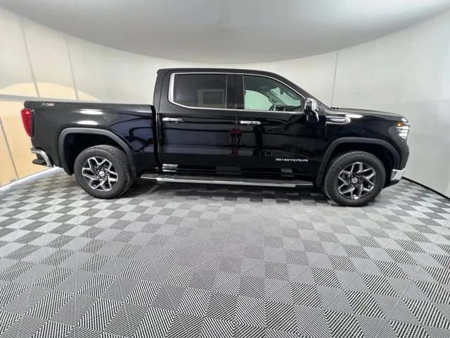 2026 GMC Sierra 1500 SLT - Photo 7