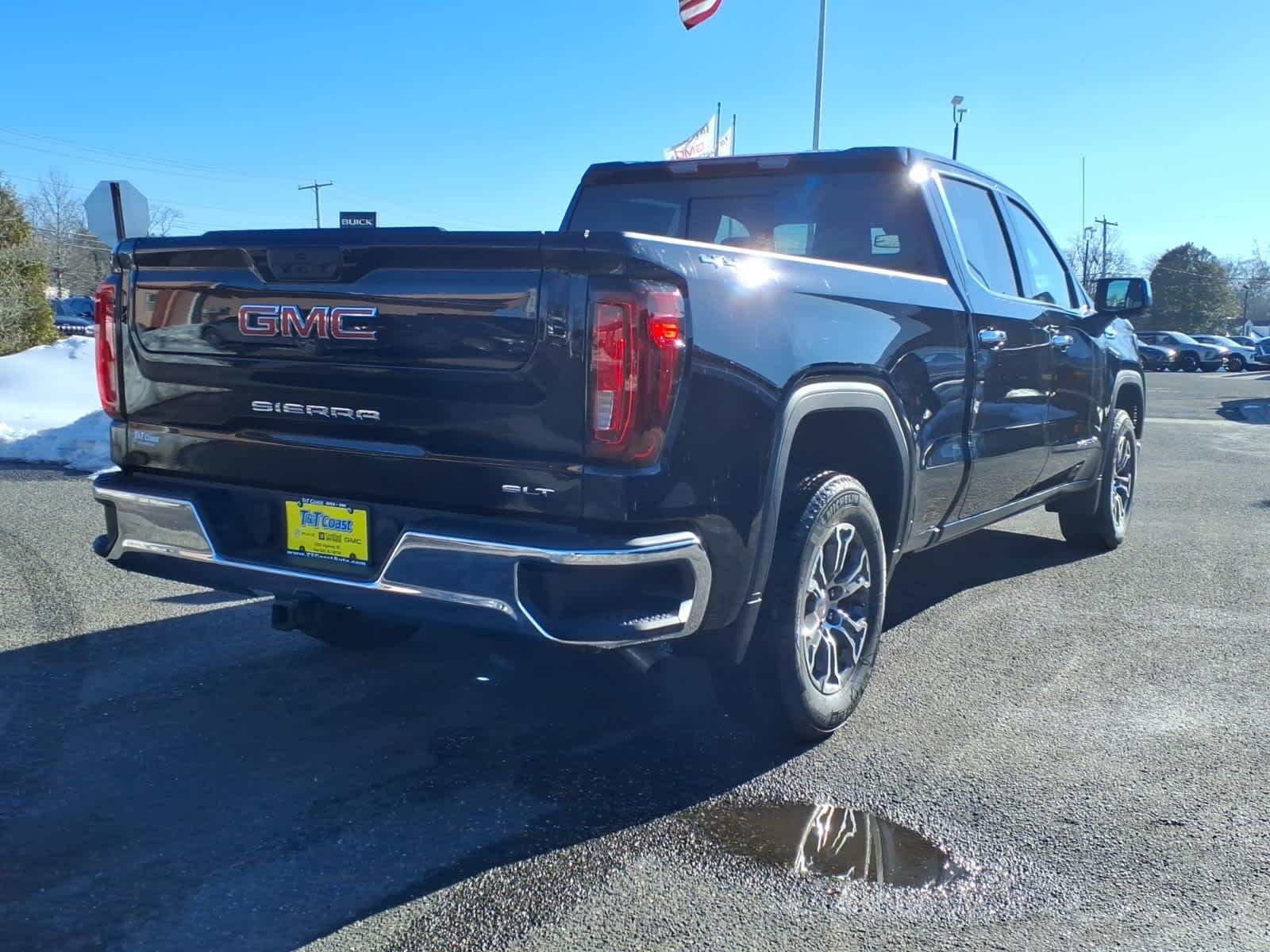2026 GMC Sierra 1500 SLT - Photo 7