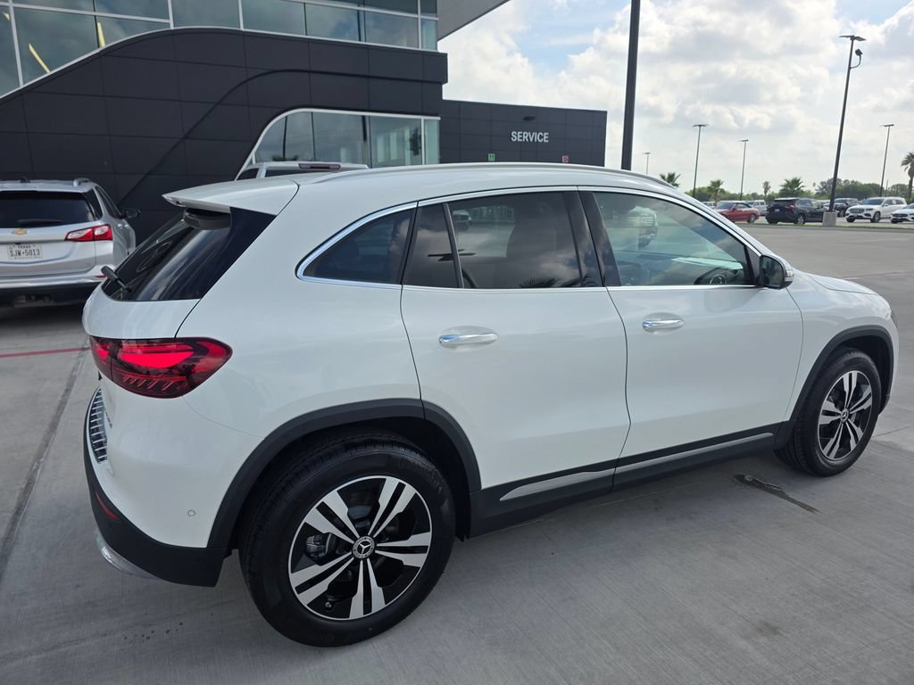 New 2026 Polar White Mercedes-Benz GLA 250 image 25