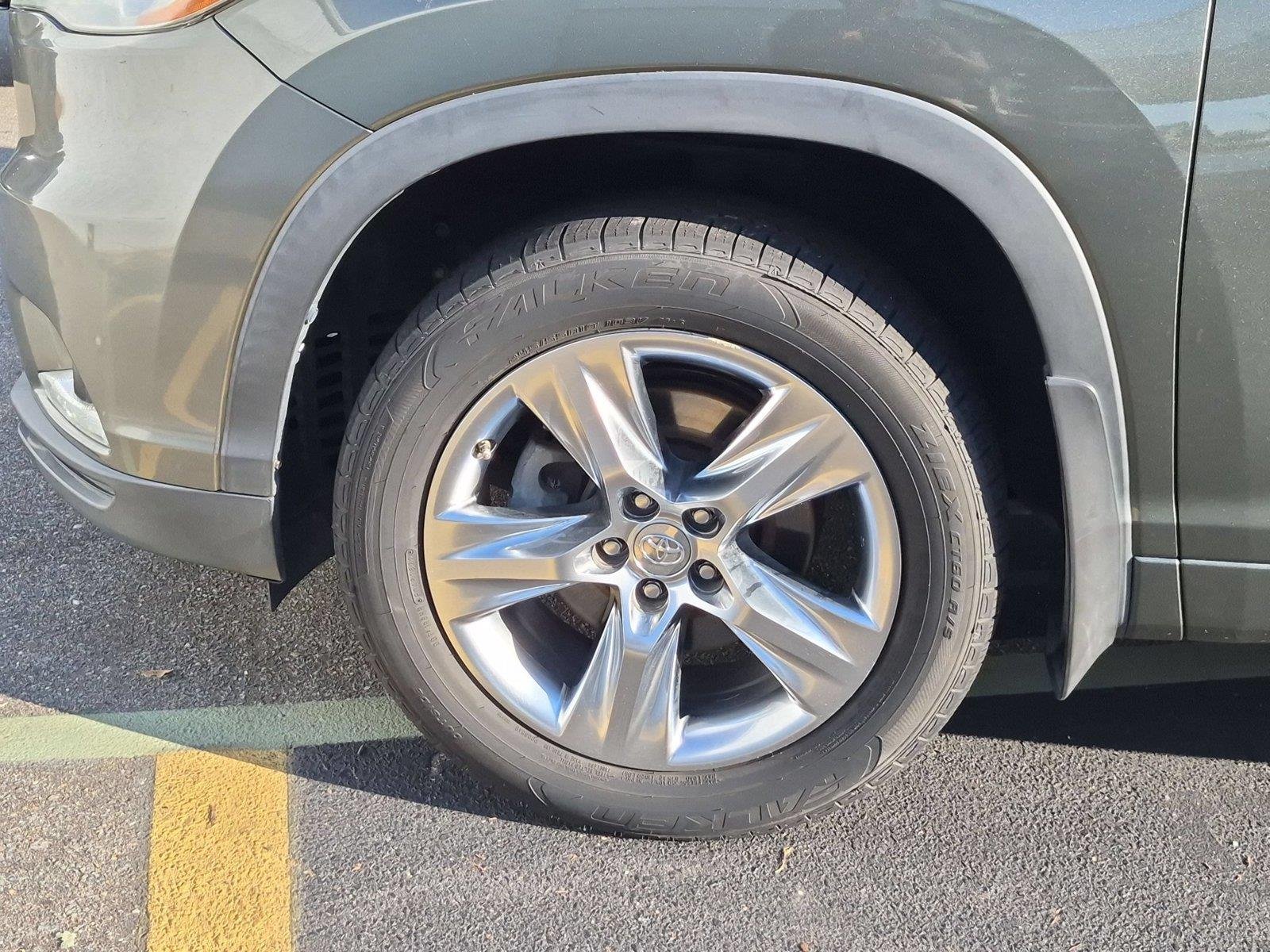 Used 2015 Predawn Gray Mica Toyota Limited image 9