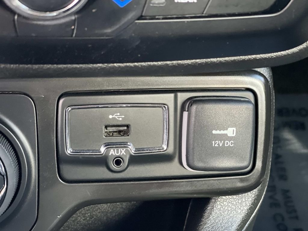 Used 2022 White Jeep Sport image 15