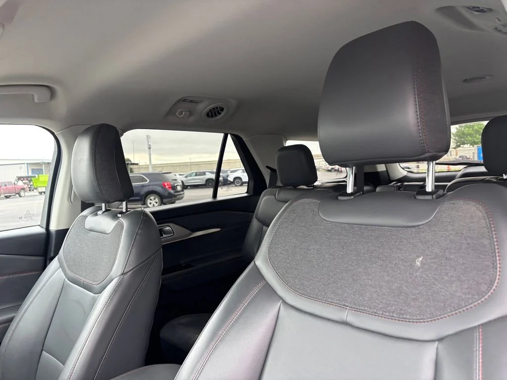 Used 2025 Gray Ford Active image 12