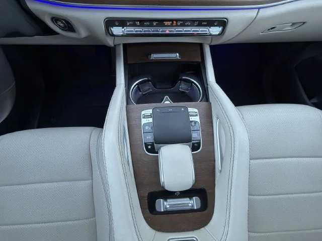 Used 2020 Gray Mercedes-Benz 4MATIC® image 21