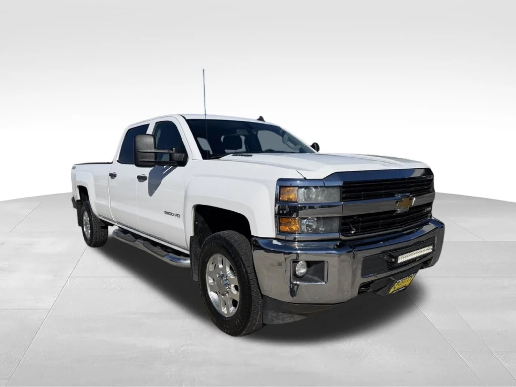 Used 2015 White Chevrolet LT image 7