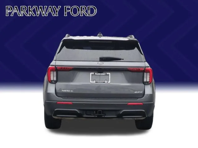 Used 2025 Gray Ford ST-Line image 4