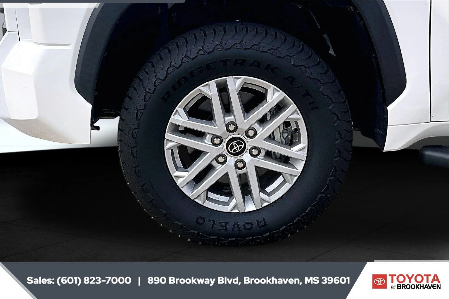 Used 2023 Ice Cap Toyota SR5 image 7