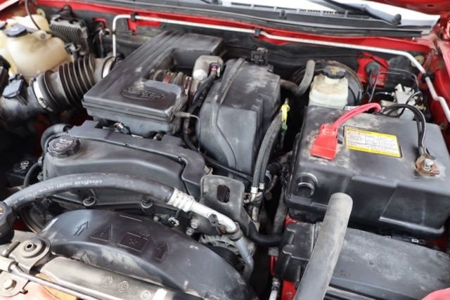 Used 2005 Red Chevrolet LS image 31