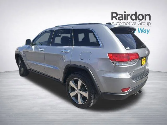 Used 2015 Billet Silver Metallic Clearcoat Jeep Limited image 5