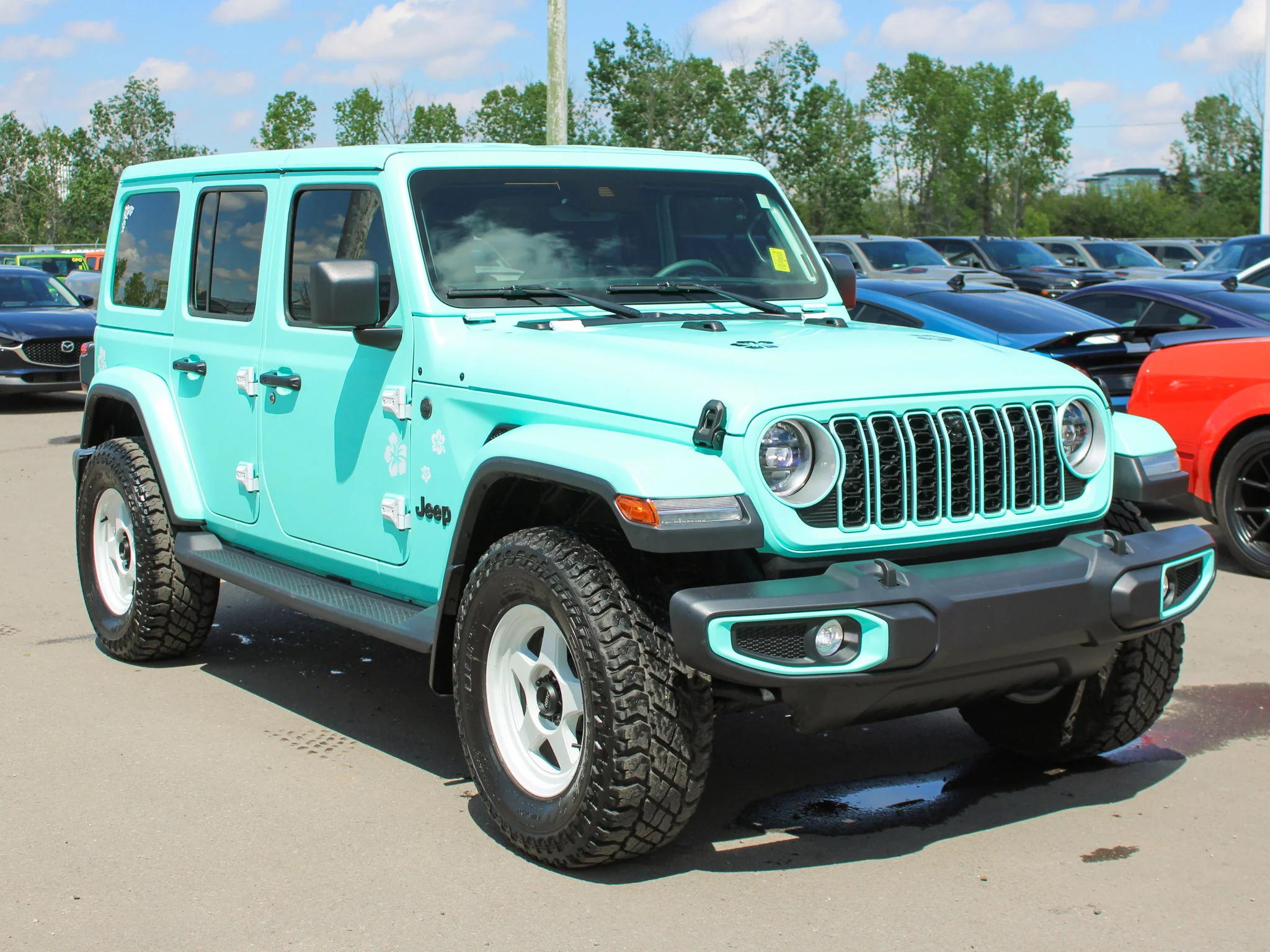 Certified Used 2025 White Jeep Sahara * No Accidents | Tiffany Blue | McKinley Leather | Adaptive Cruise | Apple CarPlay | Alpine image 9