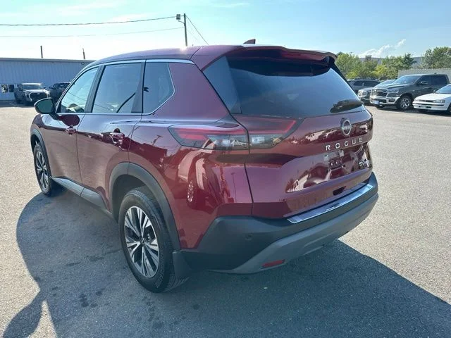 Used 2023 Red Nissan SV image 4