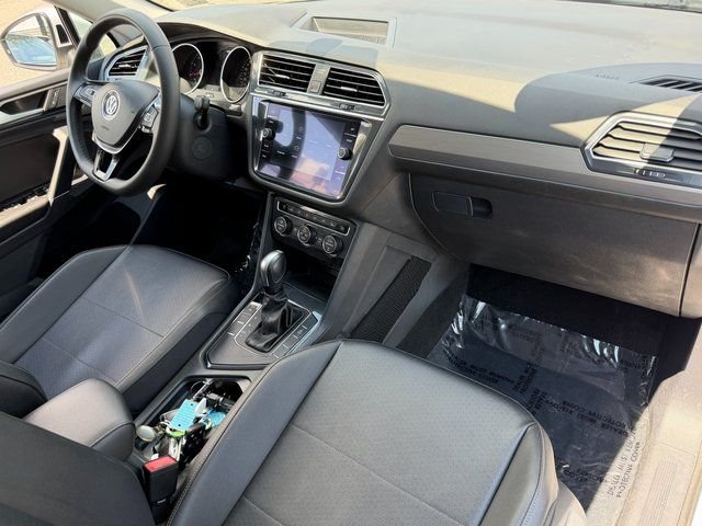 Used 2020 White Volkswagen 2.0T SE image 31