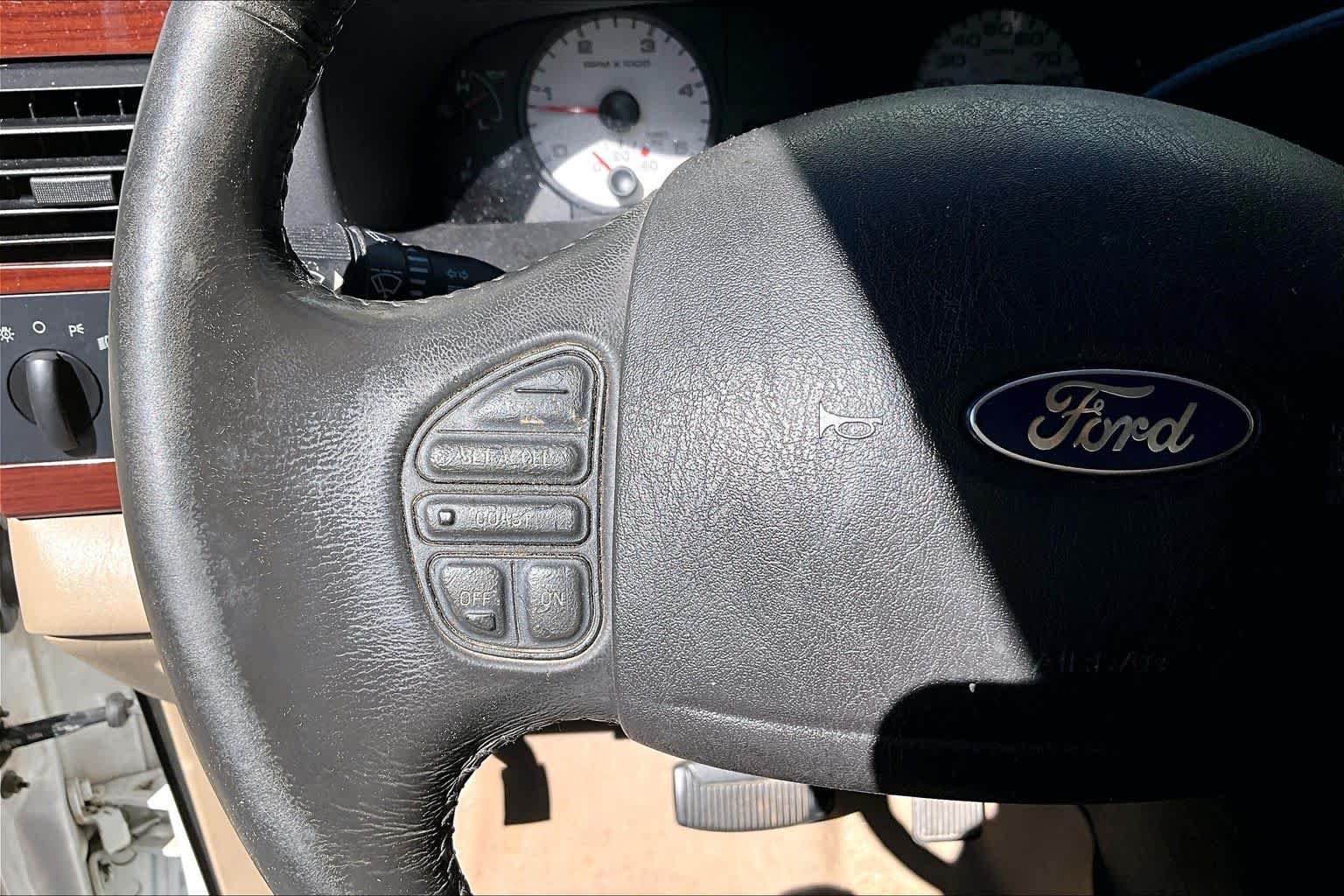 Used 2005  Ford Lariat image 22
