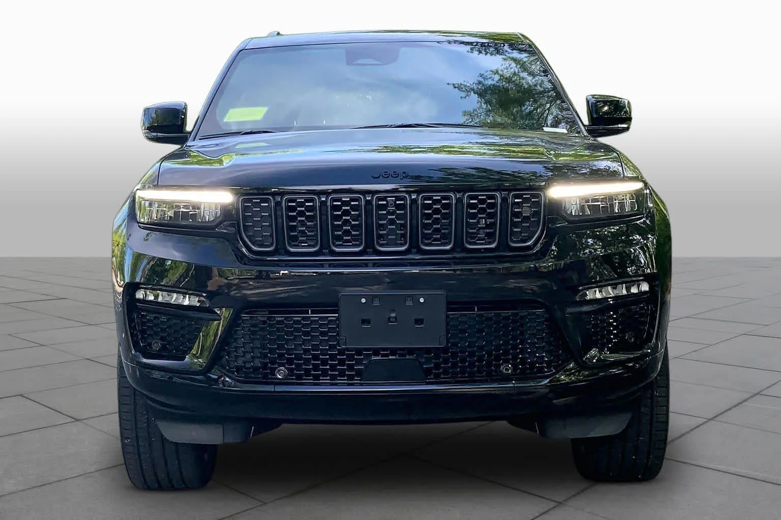 Used 2025 Diamond Black Crystal Pearlcoat Jeep Summit Reserve image 3