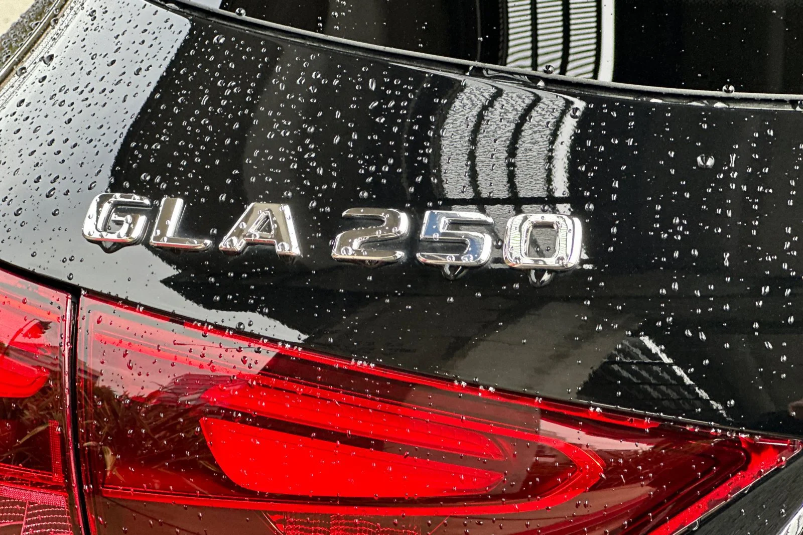Used 2025 Black Mercedes-Benz GLA 250 image 16