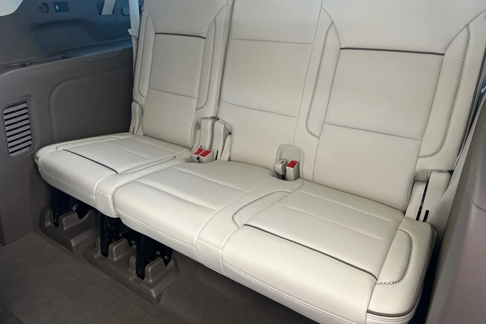 Used 2024 Onyx Black GMC Denali image 14