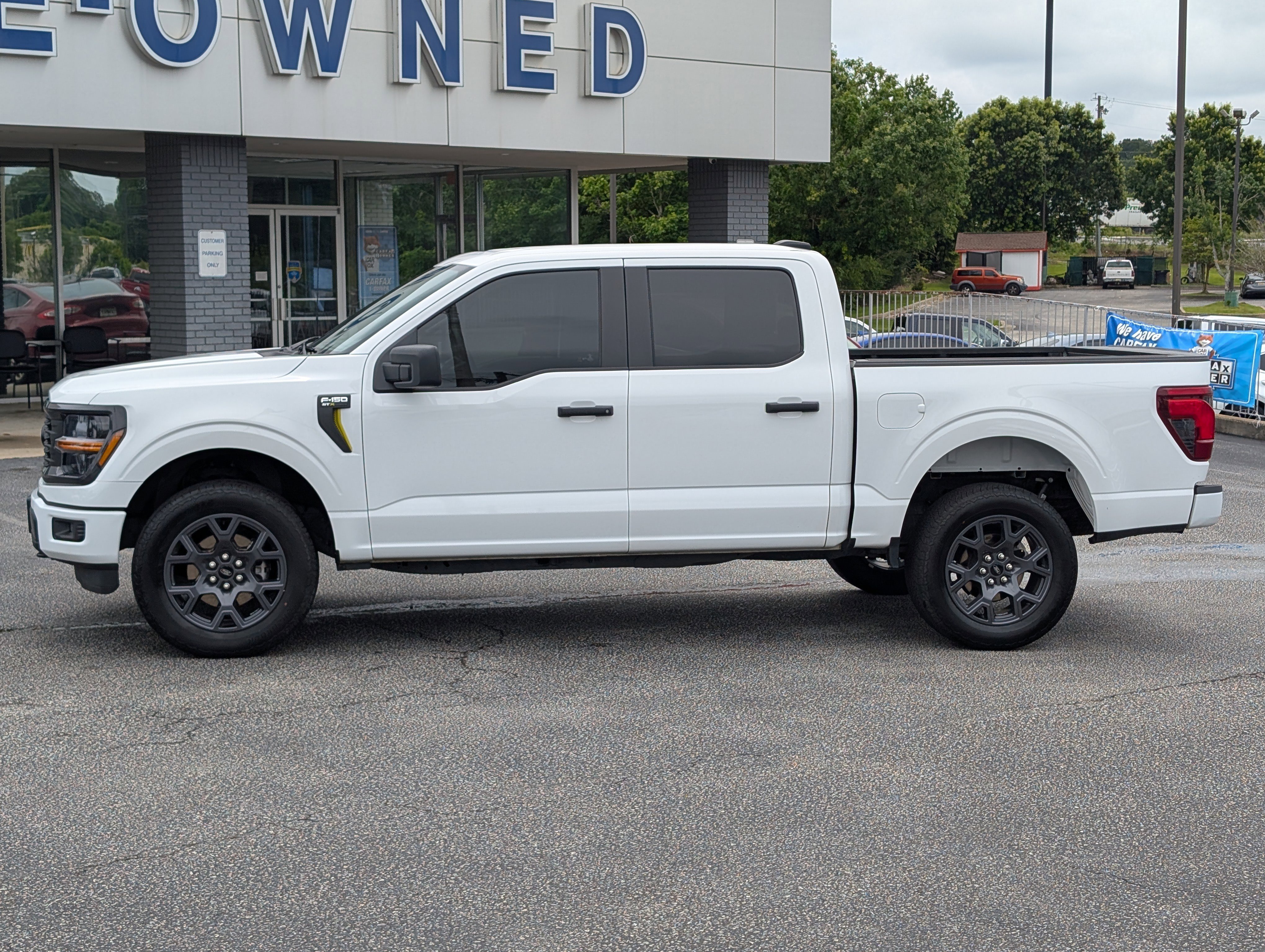 Certified Used 2024 Oxford White Clearcoat Ford STX image 14
