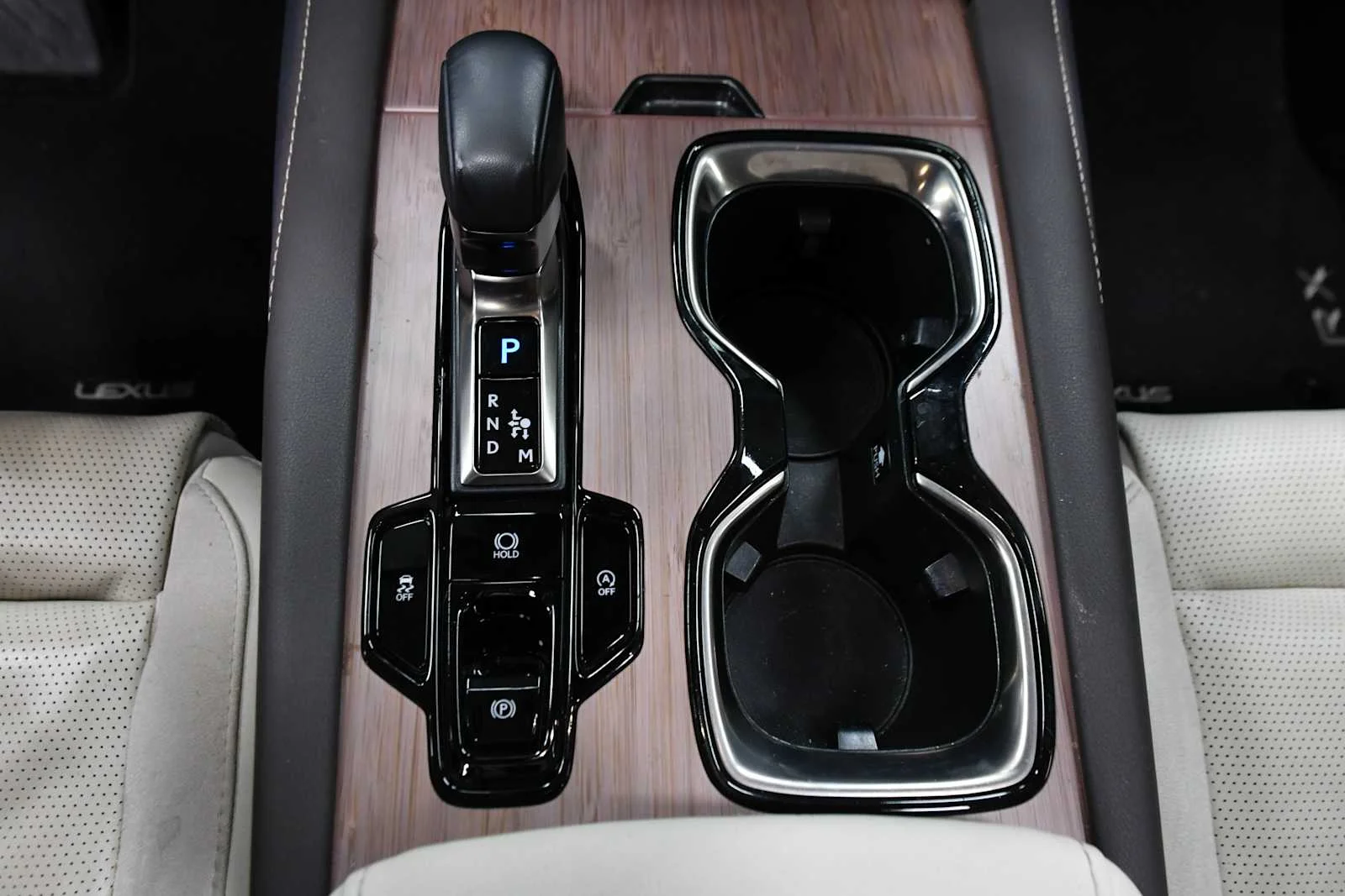 Used 2023 Copper Crest Lexus Luxury image 22