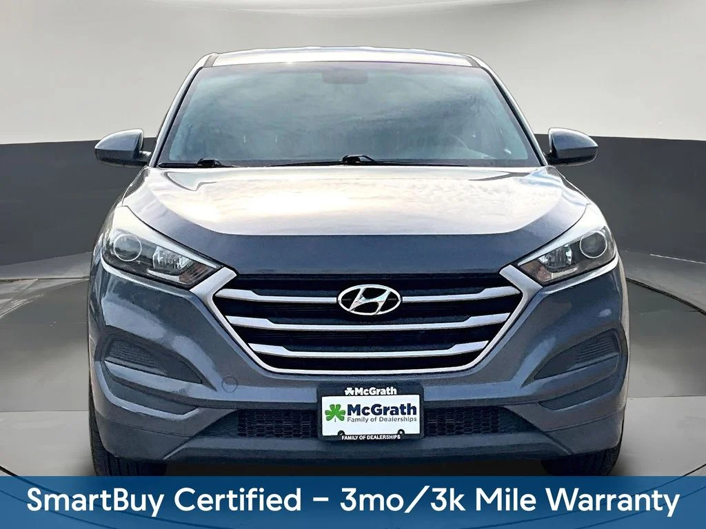 Used 2018 Gray Hyundai SE image 2