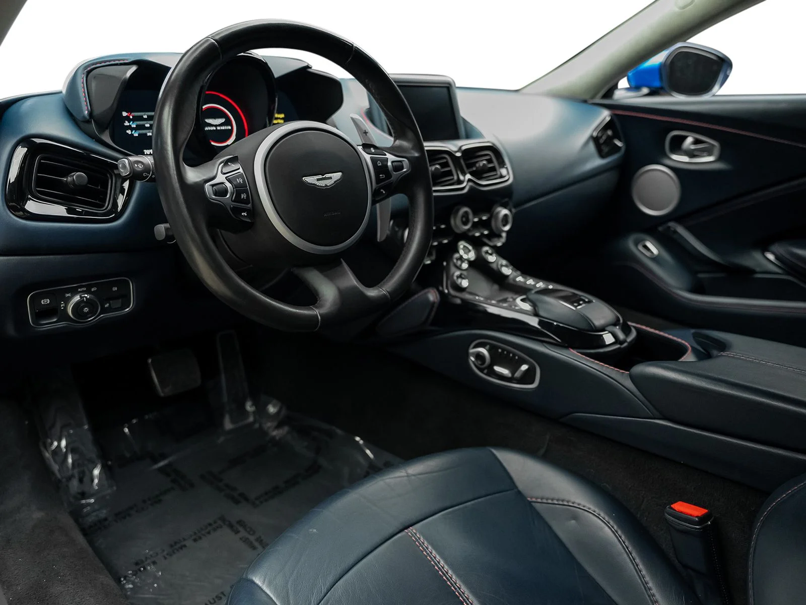 Used 2020 Blue Aston Martin Base image 38