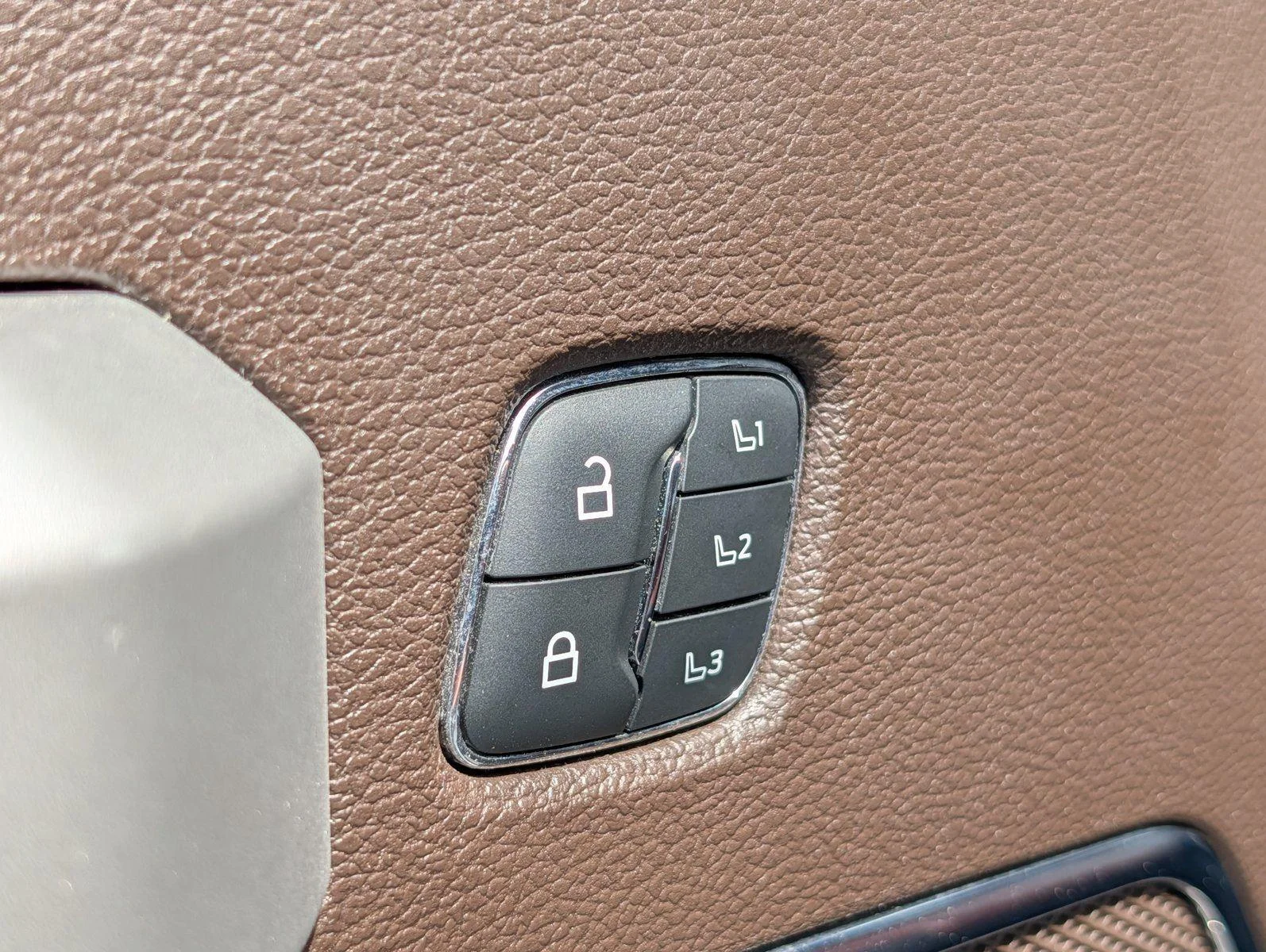 Used 2022 Star White Metallic Tri-Coat/Stone Gray Ford King Ranch image 18