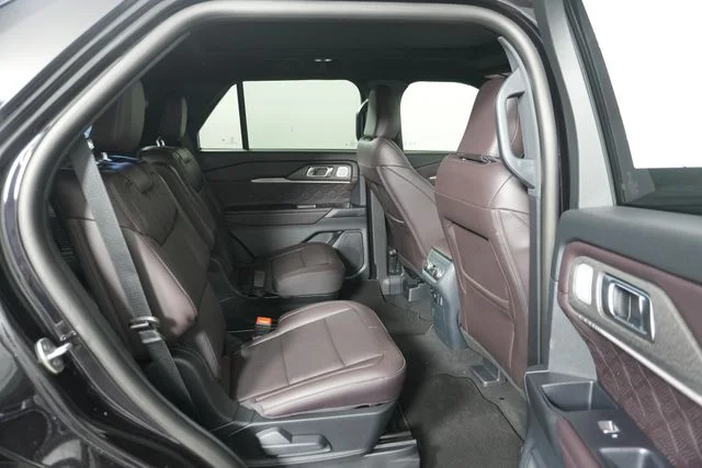 New 2026 Agate Black Metallic Ford Platinum™ image 27