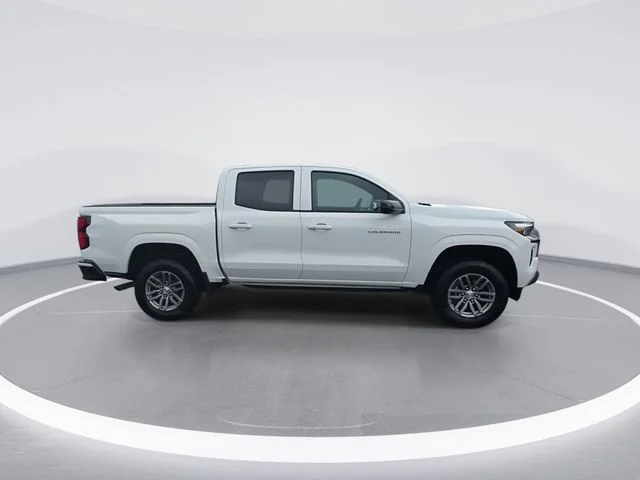 Used 2026 White Chevrolet LT image 9